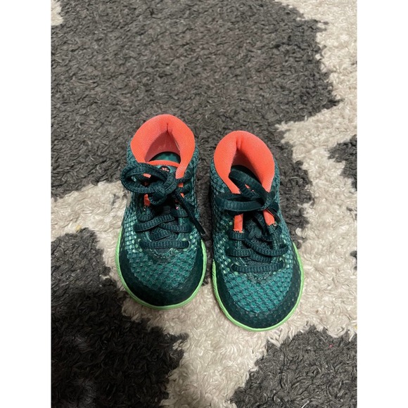 Nike Kyrie Flytrap Shoes - Picture 1 of 6